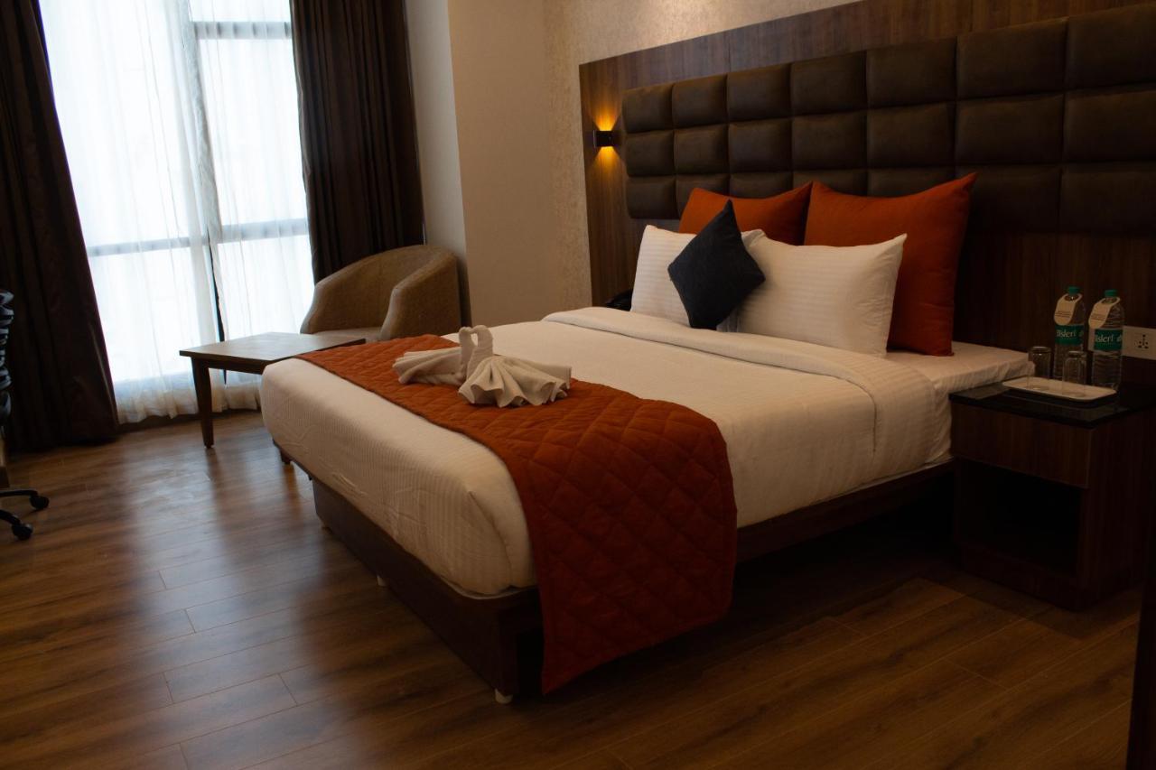 Shivas Galaxy Hotel Devanahalli Exteriér fotografie